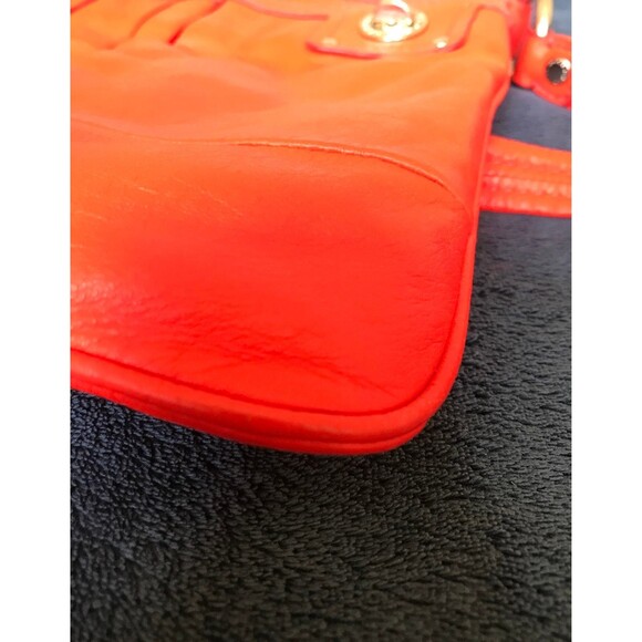 MARC BY MARC JACOBS totally turnlock - Picture 12 of 12